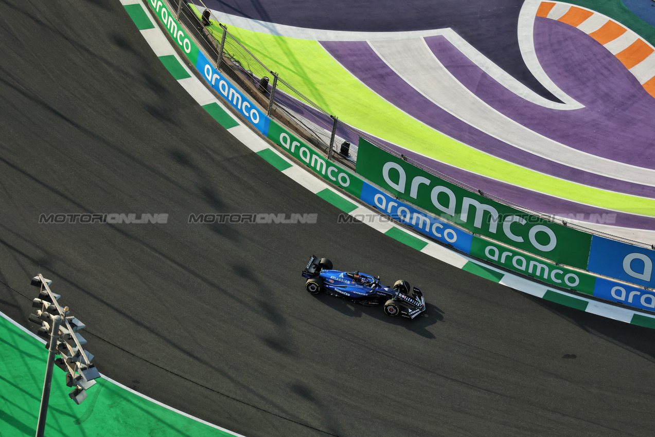 GP ARABIA SAUDITA, Alexander Albon (THA) Atlassian Williams Racing FW47.

18.04.2025. Formula 1 World Championship, Rd 5, Saudi Arabian Grand Prix, Jeddah, Saudi Arabia, Practice Day.

 - www.xpbimages.com, EMail: requests@xpbimages.com © Copyright: Rew / XPB Images