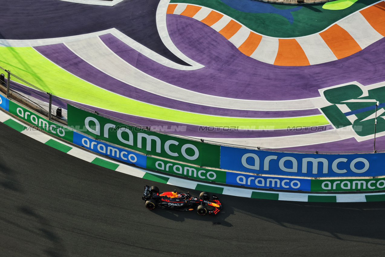 GP ARABIA SAUDITA, Max Verstappen (NLD) Red Bull Racing RB21.

18.04.2025. Formula 1 World Championship, Rd 5, Saudi Arabian Grand Prix, Jeddah, Saudi Arabia, Practice Day.

 - www.xpbimages.com, EMail: requests@xpbimages.com © Copyright: Rew / XPB Images
