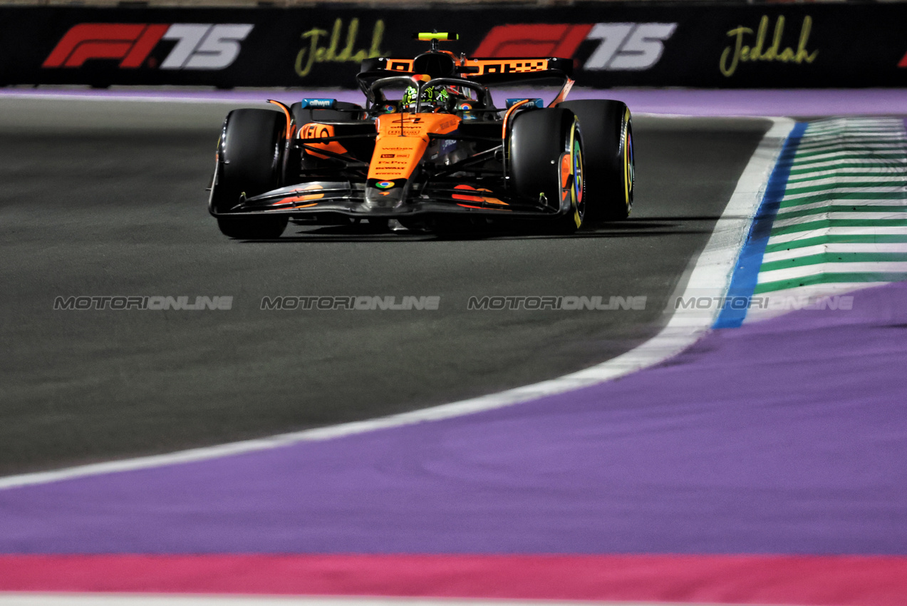 GP ARABIA SAUDITA, Lando Norris (GBR) McLaren MCL39.

18.04.2025. Formula 1 World Championship, Rd 5, Saudi Arabian Grand Prix, Jeddah, Saudi Arabia, Practice Day.

- www.xpbimages.com, EMail: requests@xpbimages.com © Copyright: Bearne / XPB Images
