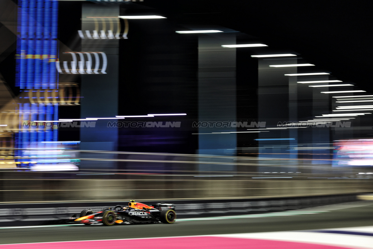 GP ARABIA SAUDITA, Yuki Tsunoda (JPN) Red Bull Racing RB21.

18.04.2025. Formula 1 World Championship, Rd 5, Saudi Arabian Grand Prix, Jeddah, Saudi Arabia, Practice Day.

- www.xpbimages.com, EMail: requests@xpbimages.com © Copyright: Bearne / XPB Images