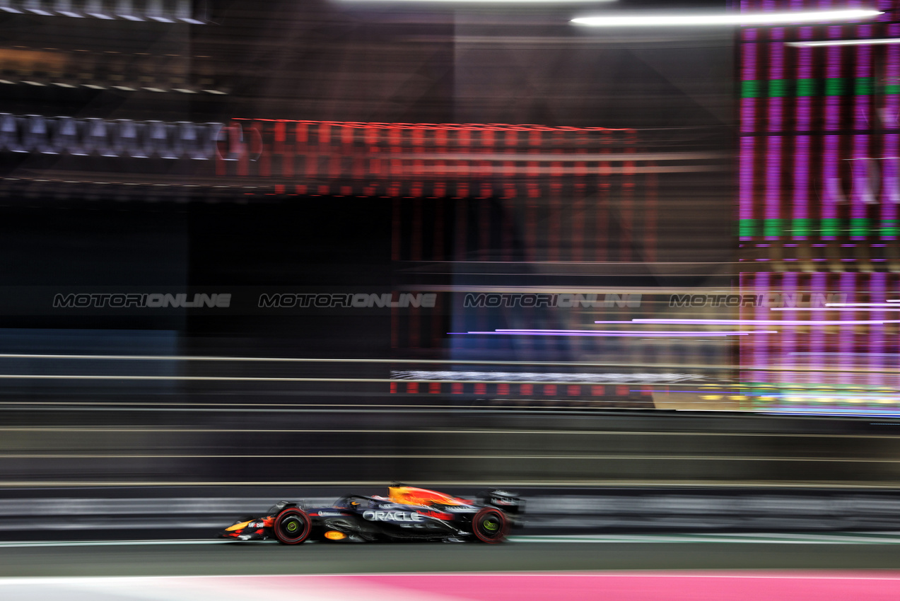 GP ARABIA SAUDITA, Max Verstappen (NLD) Red Bull Racing RB21.

18.04.2025. Formula 1 World Championship, Rd 5, Saudi Arabian Grand Prix, Jeddah, Saudi Arabia, Practice Day.

- www.xpbimages.com, EMail: requests@xpbimages.com © Copyright: Bearne / XPB Images