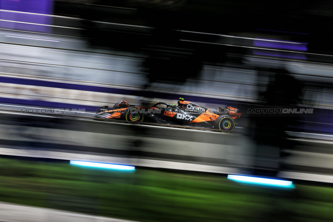 GP ARABIA SAUDITA, Lando Norris (GBR) McLaren MCL39.

18.04.2025. Formula 1 World Championship, Rd 5, Saudi Arabian Grand Prix, Jeddah, Saudi Arabia, Practice Day.

- www.xpbimages.com, EMail: requests@xpbimages.com © Copyright: Bearne / XPB Images