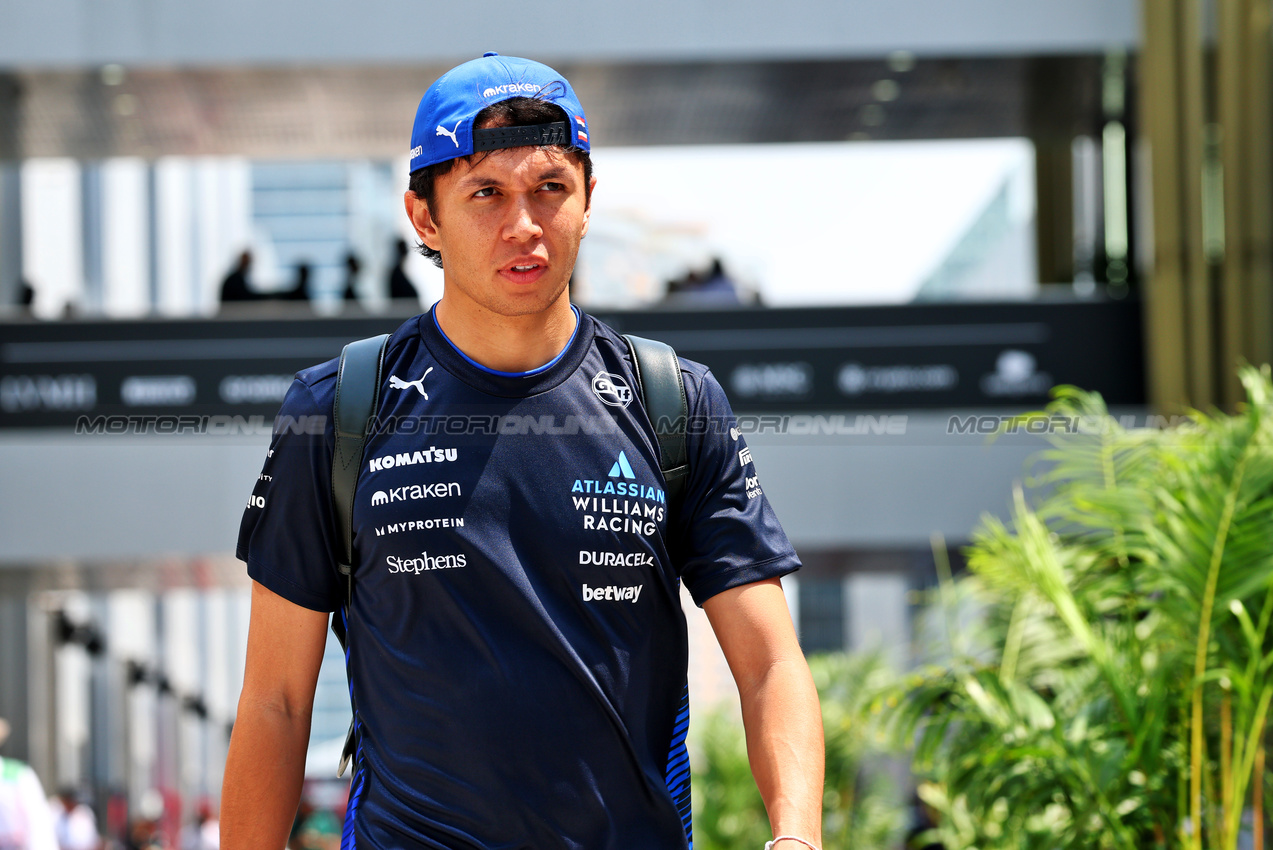 GP ARABIA SAUDITA, Alexander Albon (THA) Atlassian Williams Racing.

18.04.2025. Formula 1 World Championship, Rd 5, Saudi Arabian Grand Prix, Jeddah, Saudi Arabia, Practice Day.

- www.xpbimages.com, EMail: requests@xpbimages.com © Copyright: Batchelor / XPB Images