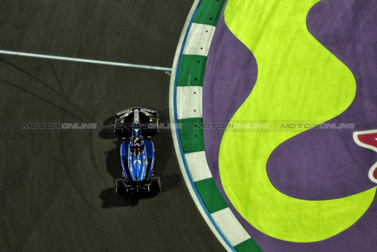 GP ARABIA SAUDITA, Alexander Albon (THA) Atlassian Williams Racing FW47.

18.04.2025. Formula 1 World Championship, Rd 5, Saudi Arabian Grand Prix, Jeddah, Saudi Arabia, Practice Day.

 - www.xpbimages.com, EMail: requests@xpbimages.com © Copyright: Rew / XPB Images
