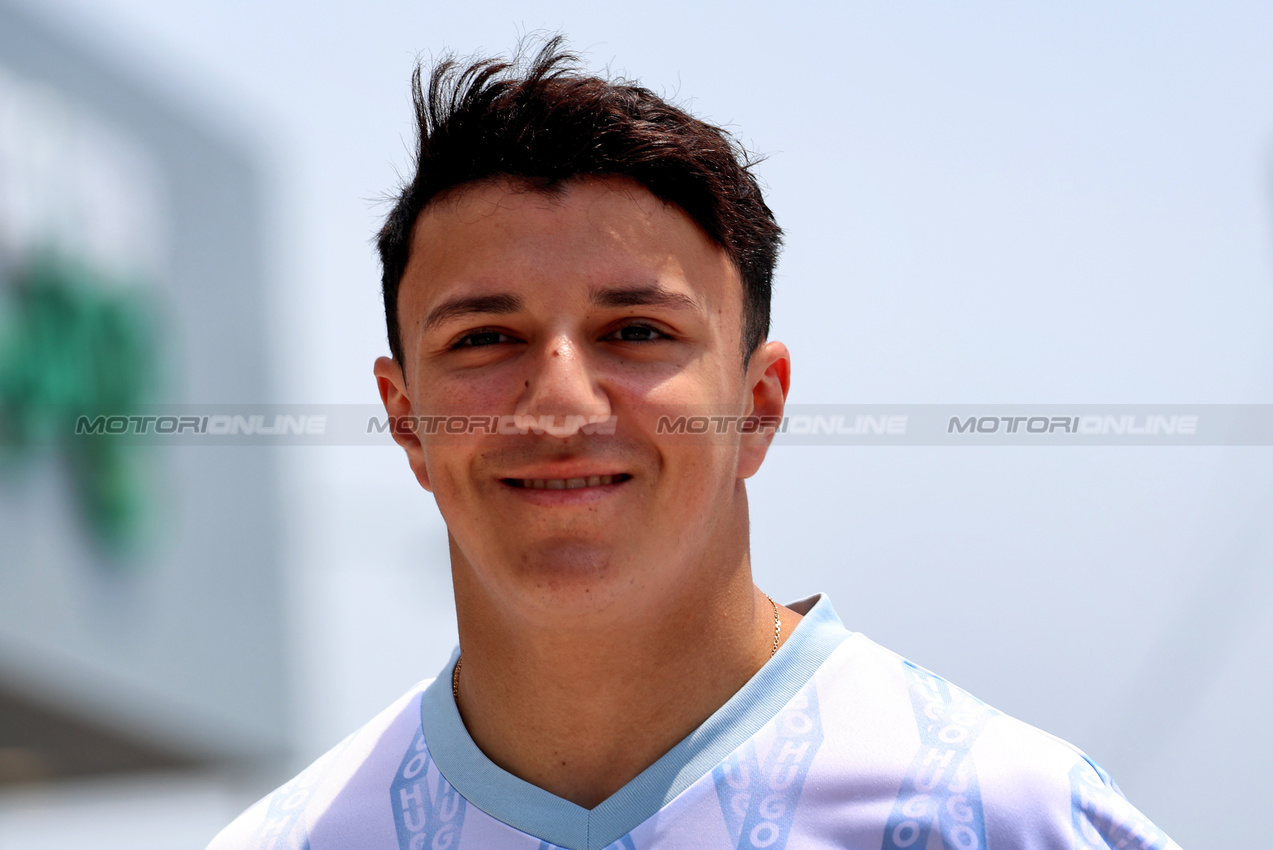 GP ARABIA SAUDITA, Isack Hadjar (FRA) Racing Bulls.

18.04.2025. Formula 1 World Championship, Rd 5, Saudi Arabian Grand Prix, Jeddah, Saudi Arabia, Practice Day.

 - www.xpbimages.com, EMail: requests@xpbimages.com © Copyright: Rew / XPB Images