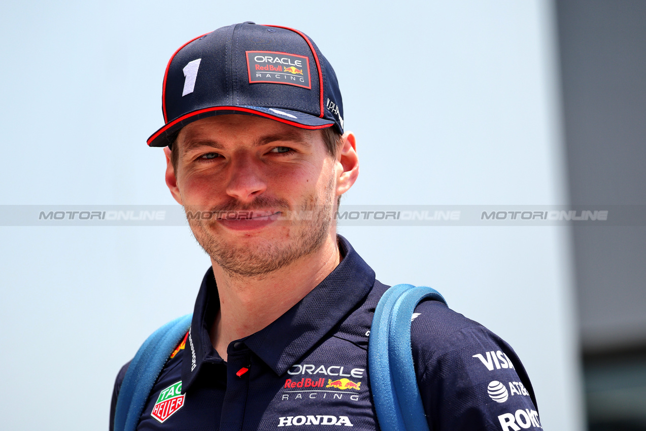 GP ARABIA SAUDITA, Max Verstappen (NLD) Red Bull Racing.

18.04.2025. Formula 1 World Championship, Rd 5, Saudi Arabian Grand Prix, Jeddah, Saudi Arabia, Practice Day.

 - www.xpbimages.com, EMail: requests@xpbimages.com © Copyright: Rew / XPB Images