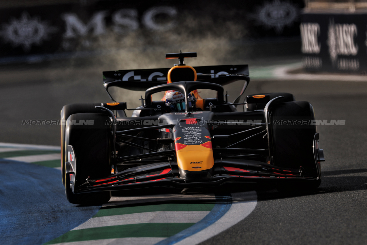 GP ARABIA SAUDITA, Max Verstappen (NLD) Red Bull Racing RB21.

18.04.2025. Formula 1 World Championship, Rd 5, Saudi Arabian Grand Prix, Jeddah, Saudi Arabia, Practice Day.

- www.xpbimages.com, EMail: requests@xpbimages.com © Copyright: Charniaux / XPB Images