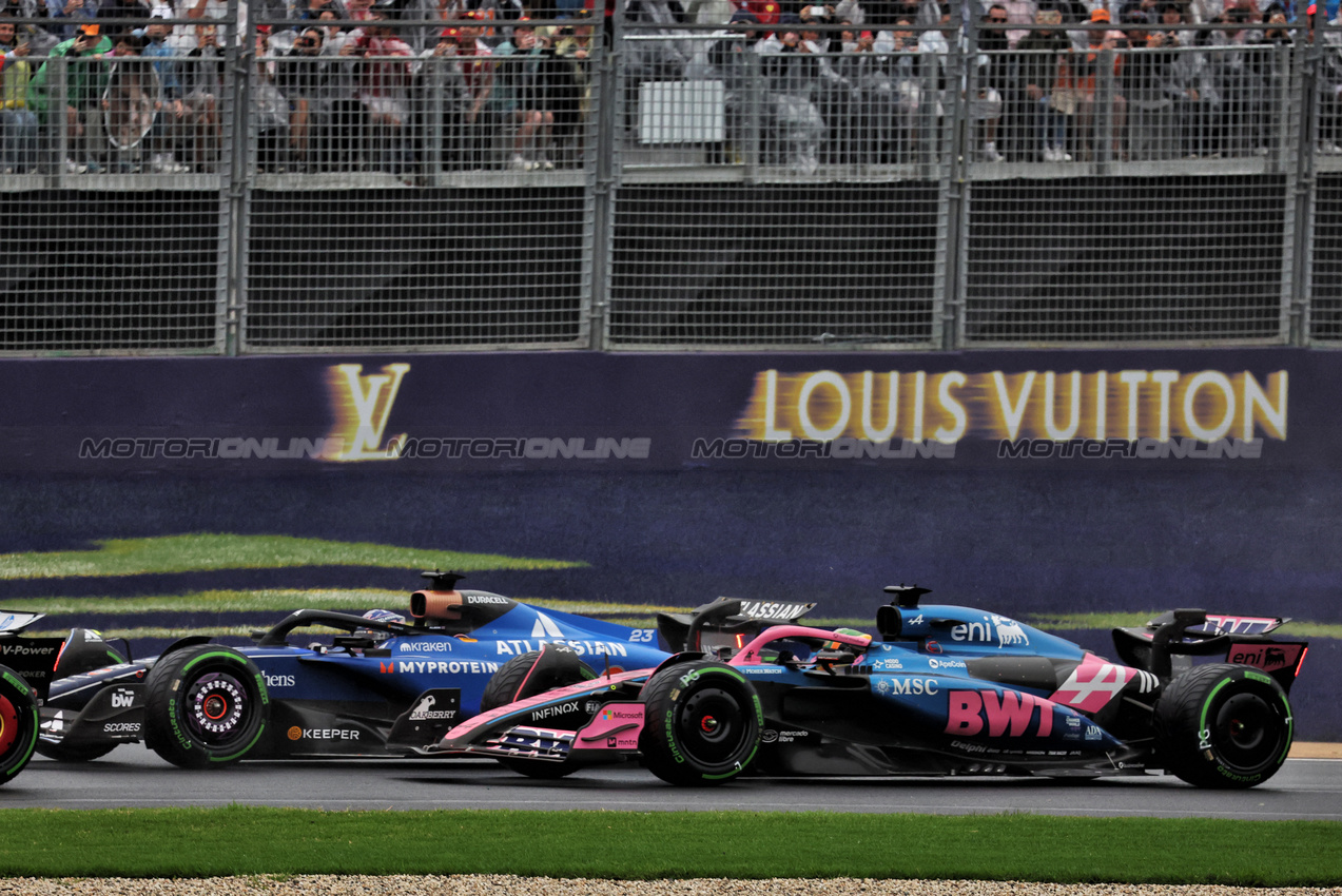 GP AUSTRALIA, Alexander Albon (THA) Atlassian Williams Racing FW47 e Pierre Gasly (FRA) Alpine F1 Team A525 at the partenza of the race.

16.03.2025. Formula 1 World Championship, Rd 1, Australian Grand Prix, Albert Park, Melbourne, Australia, Gara Day.

- www.xpbimages.com, EMail: requests@xpbimages.com © Copyright: Bearne / XPB Images