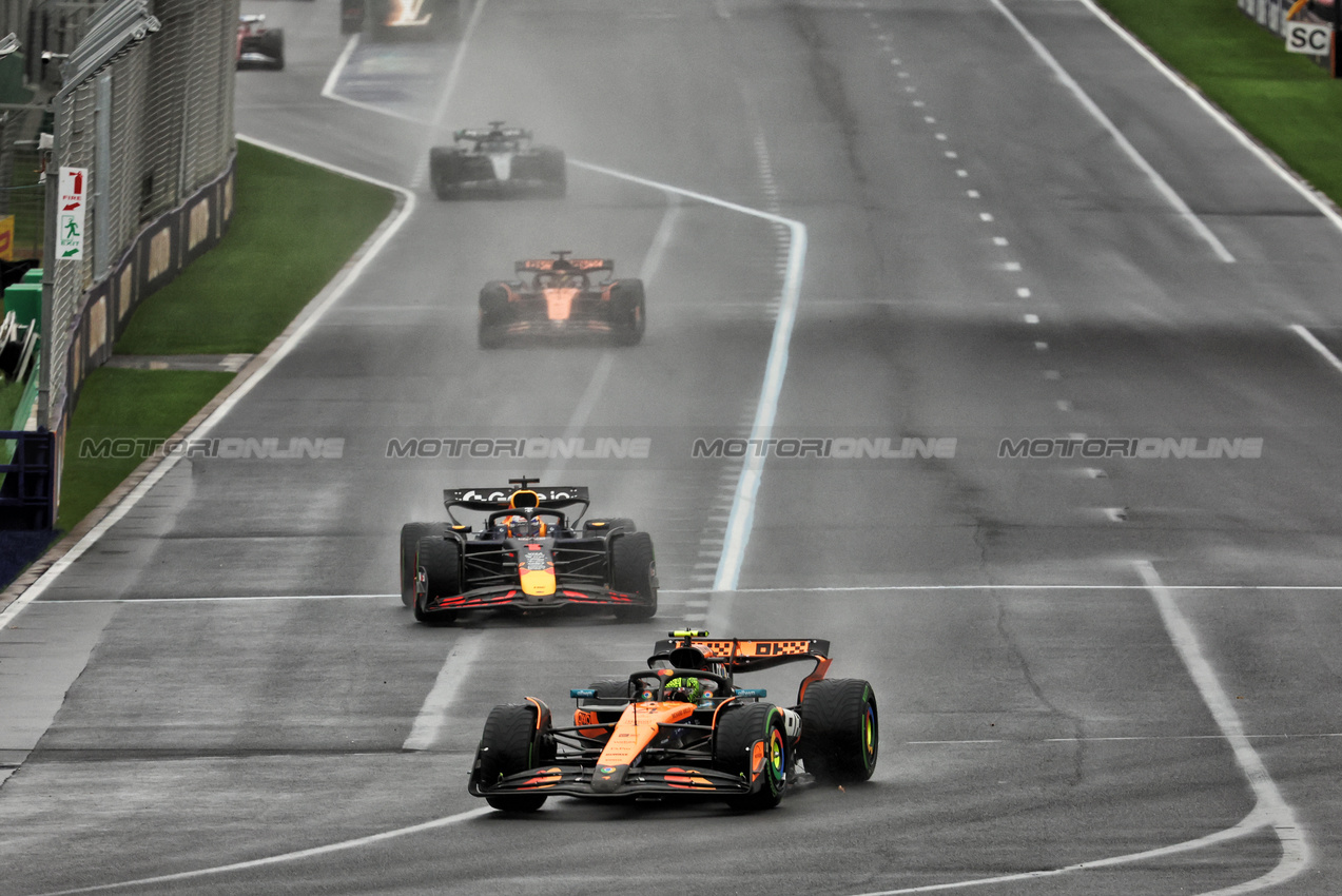 GP AUSTRALIA, Lando Norris (GBR) McLaren MCL39.

16.03.2025. Formula 1 World Championship, Rd 1, Australian Grand Prix, Albert Park, Melbourne, Australia, Gara Day.

- www.xpbimages.com, EMail: requests@xpbimages.com © Copyright: Bearne / XPB Images