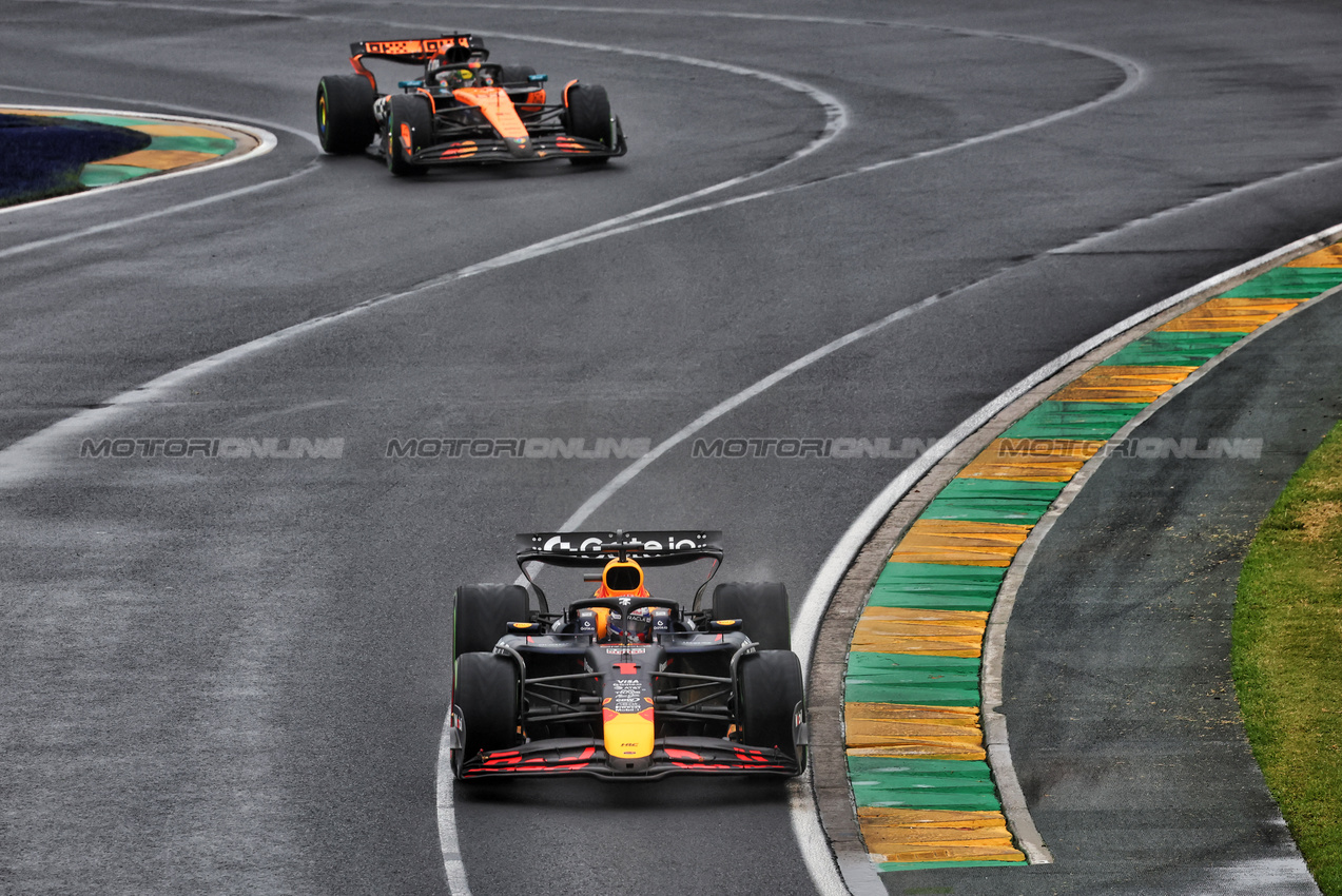 GP AUSTRALIA, Max Verstappen (NLD) Red Bull Racing RB21.

16.03.2025. Formula 1 World Championship, Rd 1, Australian Grand Prix, Albert Park, Melbourne, Australia, Gara Day.

- www.xpbimages.com, EMail: requests@xpbimages.com © Copyright: Batchelor / XPB Images