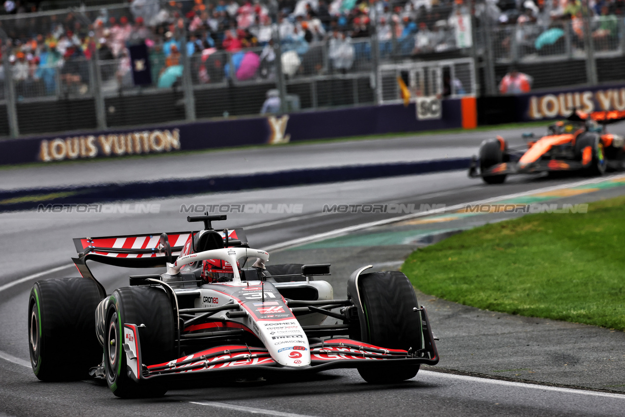 GP AUSTRALIA, Esteban Ocon (FRA) Haas VF-25.

16.03.2025. Formula 1 World Championship, Rd 1, Australian Grand Prix, Albert Park, Melbourne, Australia, Gara Day.

- www.xpbimages.com, EMail: requests@xpbimages.com © Copyright: Batchelor / XPB Images