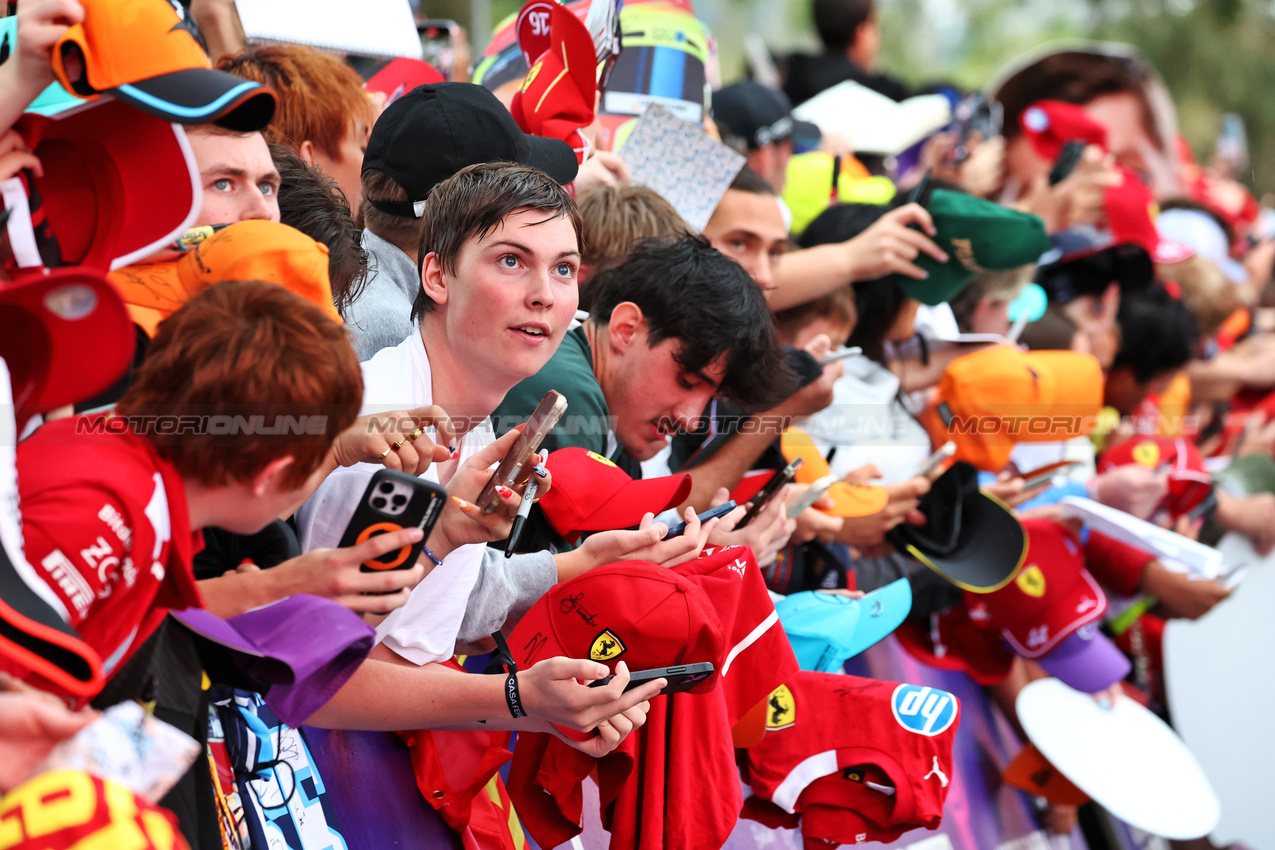 GP AUSTRALIA, Circuit Atmosfera - fans.

16.03.2025. Formula 1 World Championship, Rd 1, Australian Grand Prix, Albert Park, Melbourne, Australia, Gara Day.

- www.xpbimages.com, EMail: requests@xpbimages.com © Copyright: Moy / XPB Images