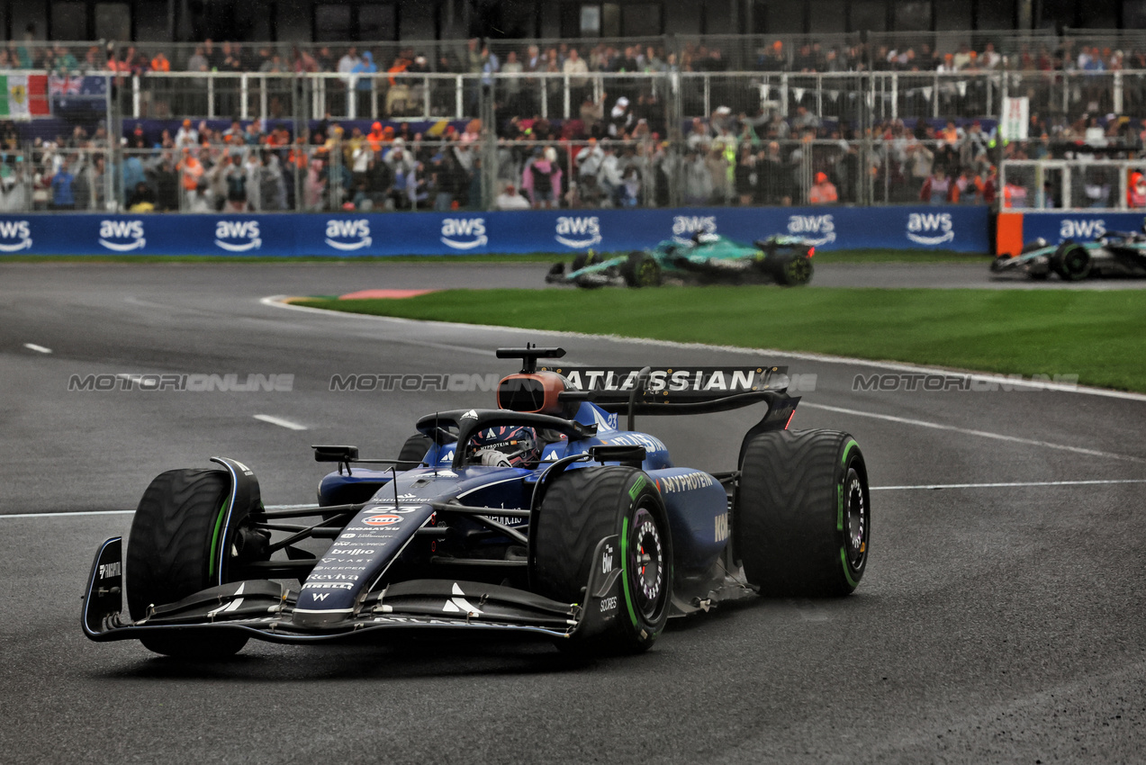 GP AUSTRALIA, Alexander Albon (THA) Atlassian Williams Racing FW47.

16.03.2025. Formula 1 World Championship, Rd 1, Australian Grand Prix, Albert Park, Melbourne, Australia, Gara Day.

- www.xpbimages.com, EMail: requests@xpbimages.com © Copyright: Bearne / XPB Images