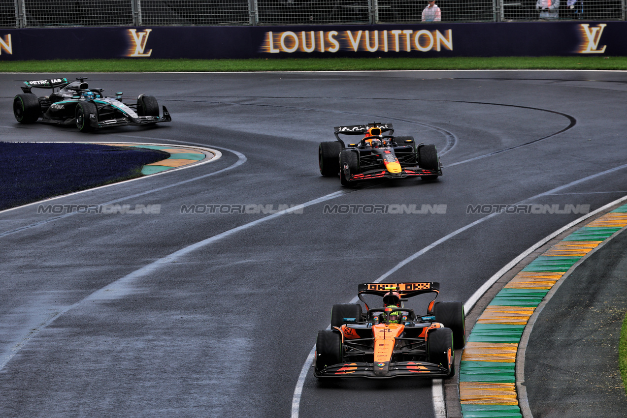 GP AUSTRALIA, Lando Norris (GBR) McLaren MCL39.

16.03.2025. Formula 1 World Championship, Rd 1, Australian Grand Prix, Albert Park, Melbourne, Australia, Gara Day.

- www.xpbimages.com, EMail: requests@xpbimages.com © Copyright: Batchelor / XPB Images