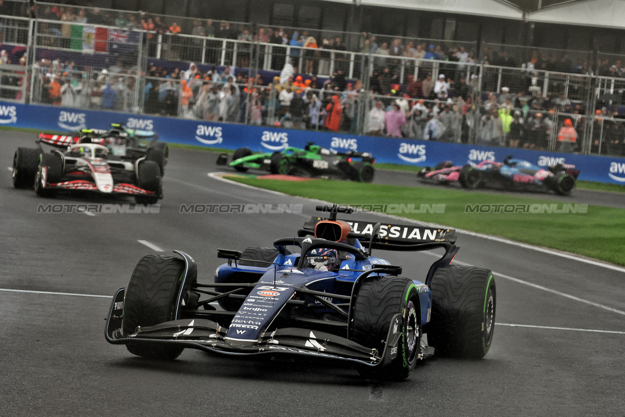 GP AUSTRALIA, Alexander Albon (THA) Atlassian Williams Racing FW47.

16.03.2025. Formula 1 World Championship, Rd 1, Australian Grand Prix, Albert Park, Melbourne, Australia, Gara Day.

- www.xpbimages.com, EMail: requests@xpbimages.com © Copyright: Bearne / XPB Images
