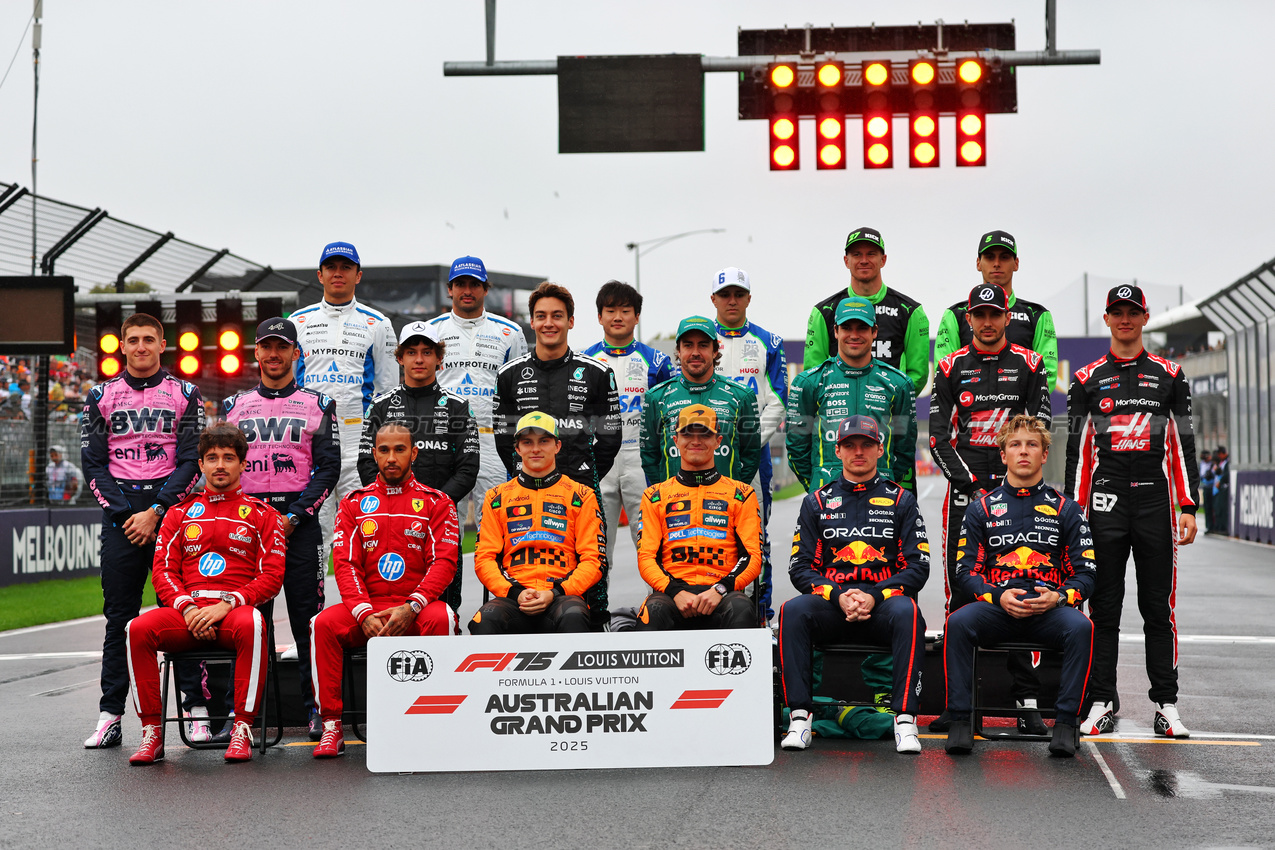 GP AUSTRALIA, Drivers' partenza of season group photograph.

16.03.2025. Formula 1 World Championship, Rd 1, Australian Grand Prix, Albert Park, Melbourne, Australia, Gara Day.

- www.xpbimages.com, EMail: requests@xpbimages.com © Copyright: Batchelor / XPB Images