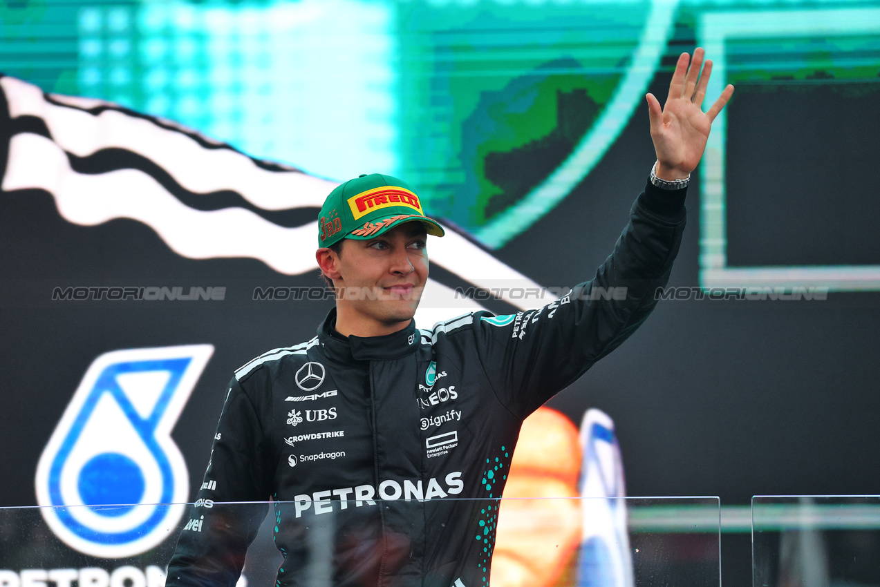 GP AUSTRALIA, George Russell (GBR) Mercedes AMG F1 celebrates his third position on the podium.

16.03.2025. Formula 1 World Championship, Rd 1, Australian Grand Prix, Albert Park, Melbourne, Australia, Gara Day.

- www.xpbimages.com, EMail: requests@xpbimages.com © Copyright: Batchelor / XPB Images