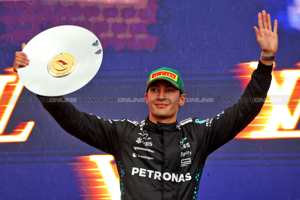GP AUSTRALIA, George Russell (GBR) Mercedes AMG F1 celebrates his third position on the podium.

16.03.2025. Formula 1 World Championship, Rd 1, Australian Grand Prix, Albert Park, Melbourne, Australia, Gara Day.

- www.xpbimages.com, EMail: requests@xpbimages.com © Copyright: Batchelor / XPB Images