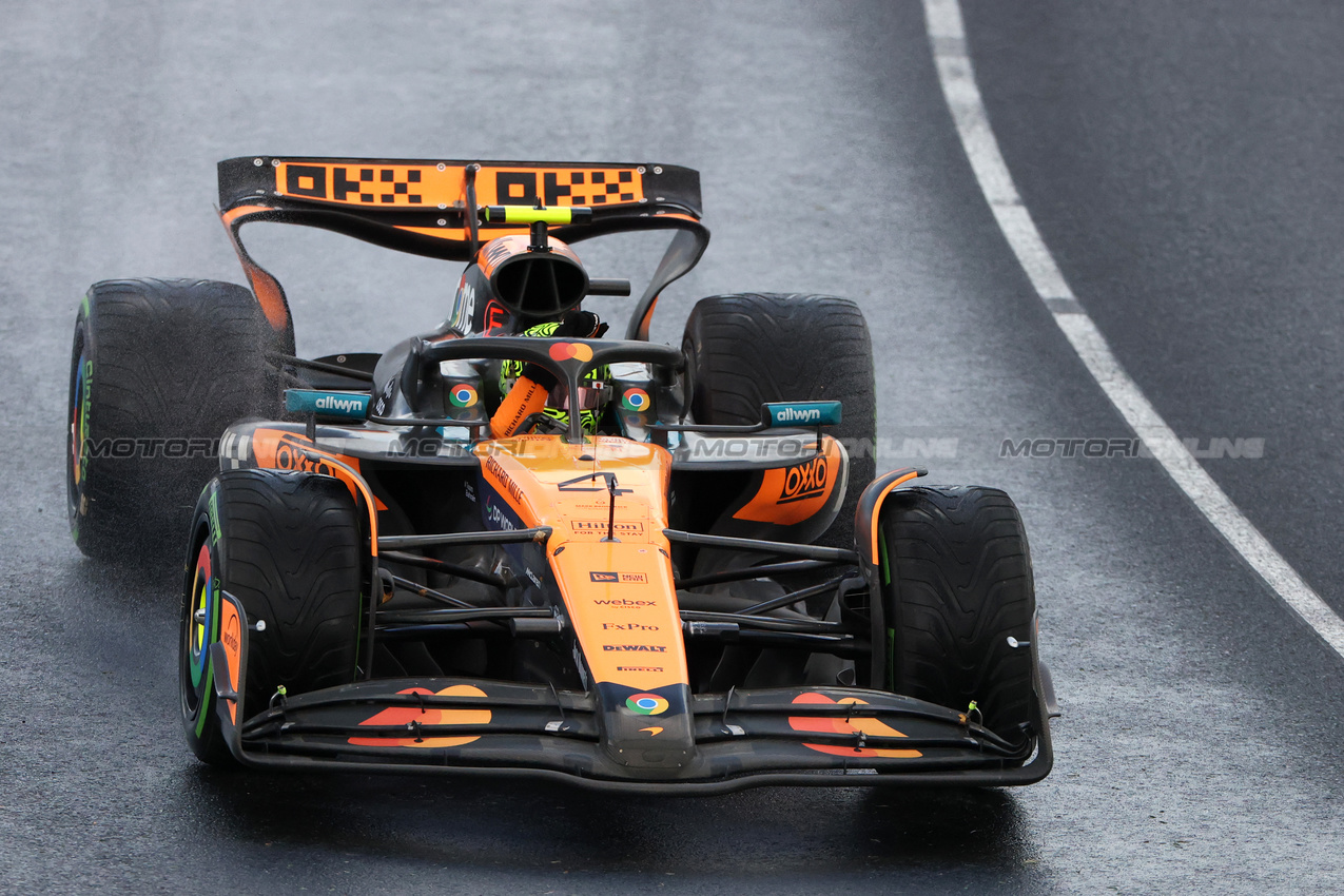 GP AUSTRALIA, Lando Norris (GBR), McLaren F1 Team 
16.03.2025. Formula 1 World Championship, Rd 1, Australian Grand Prix, Albert Park, Melbourne, Australia, Gara Day.
- www.xpbimages.com, EMail: requests@xpbimages.com © Copyright: Charniaux / XPB Images