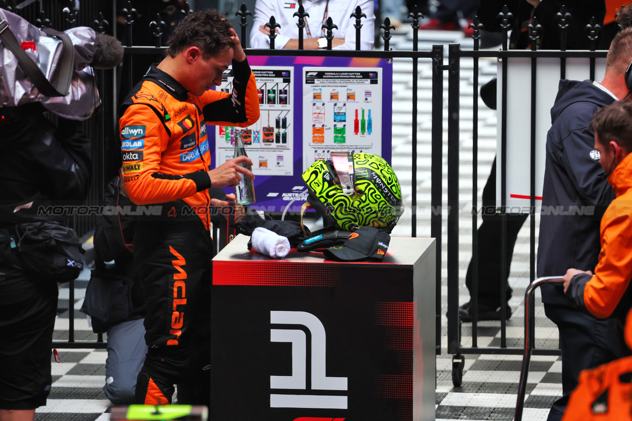 GP AUSTRALIA, Gara winner Lando Norris (GBR) McLaren in parc ferme.

16.03.2025. Formula 1 World Championship, Rd 1, Australian Grand Prix, Albert Park, Melbourne, Australia, Gara Day.

- www.xpbimages.com, EMail: requests@xpbimages.com © Copyright: Batchelor / XPB Images