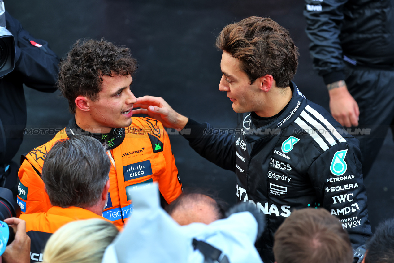 GP AUSTRALIA, (L to R): Gara winner Lando Norris (GBR) McLaren with third placed George Russell (GBR) Mercedes AMG F1 in parc ferme.

16.03.2025. Formula 1 World Championship, Rd 1, Australian Grand Prix, Albert Park, Melbourne, Australia, Gara Day.

- www.xpbimages.com, EMail: requests@xpbimages.com © Copyright: Batchelor / XPB Images