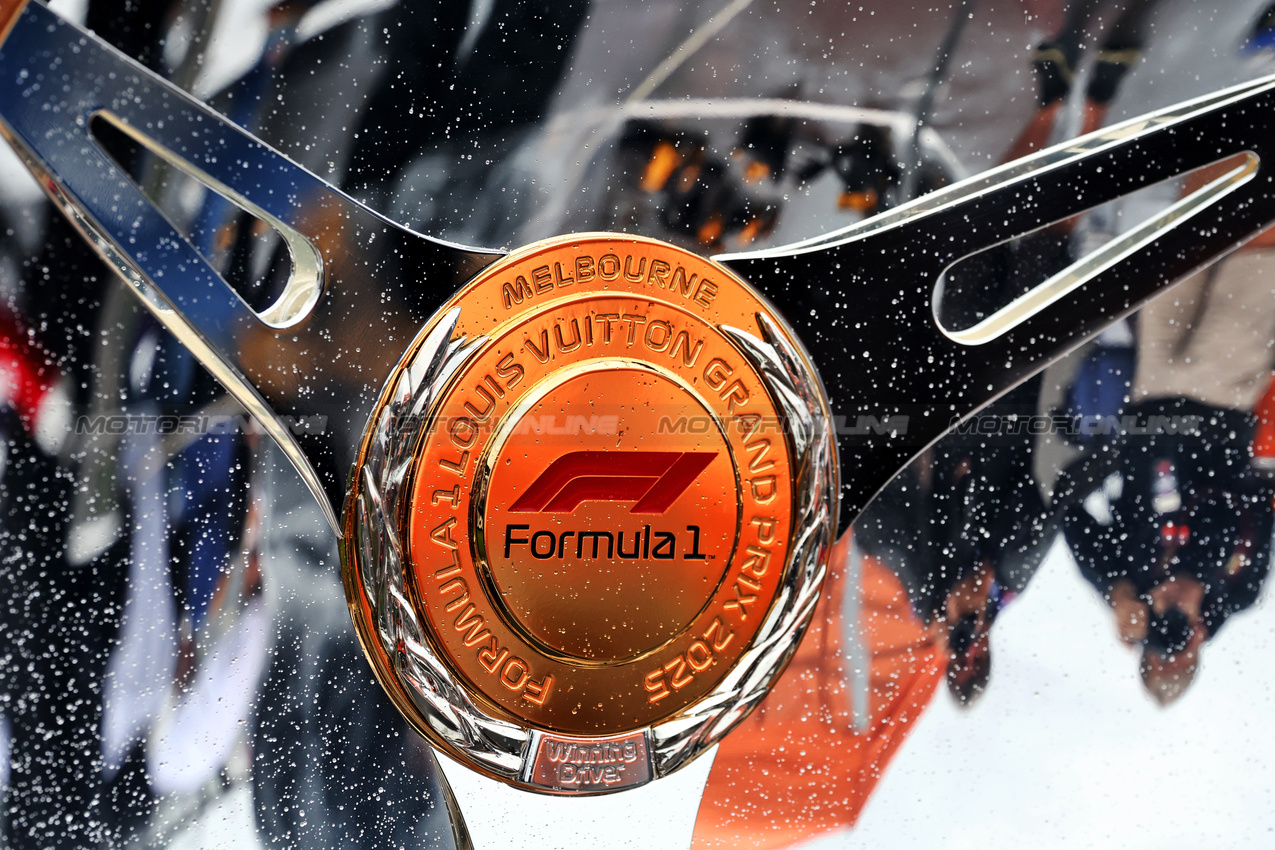 GP AUSTRALIA, Circuit Atmosfera - Gara winners' trophy on the grid.

16.03.2025. Formula 1 World Championship, Rd 1, Australian Grand Prix, Albert Park, Melbourne, Australia, Gara Day.

- www.xpbimages.com, EMail: requests@xpbimages.com © Copyright: Moy / XPB Images