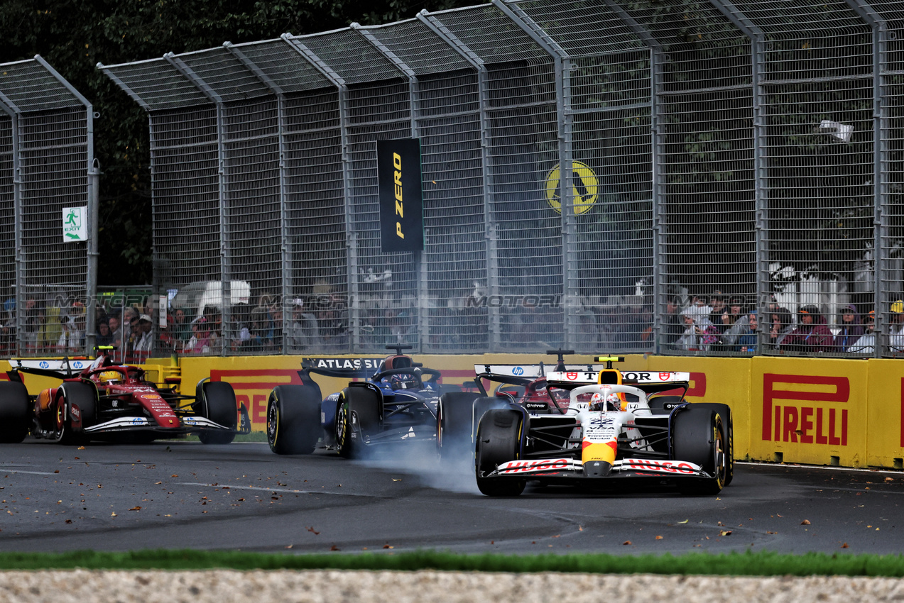 GP AUSTRALIA, Yuki Tsunoda (JPN) Racing Bulls VCARB 02 locks up under braking.

16.03.2025. Formula 1 World Championship, Rd 1, Australian Grand Prix, Albert Park, Melbourne, Australia, Gara Day.

- www.xpbimages.com, EMail: requests@xpbimages.com © Copyright: Moy / XPB Images