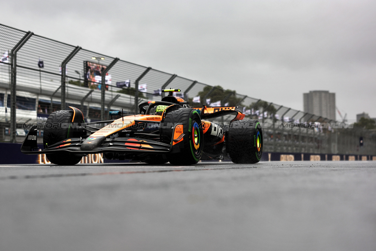GP AUSTRALIA, Lando Norris (GBR) McLaren MCL39 on the grid.

16.03.2025. Formula 1 World Championship, Rd 1, Australian Grand Prix, Albert Park, Melbourne, Australia, Gara Day.

- www.xpbimages.com, EMail: requests@xpbimages.com © Copyright: Bearne / XPB Images