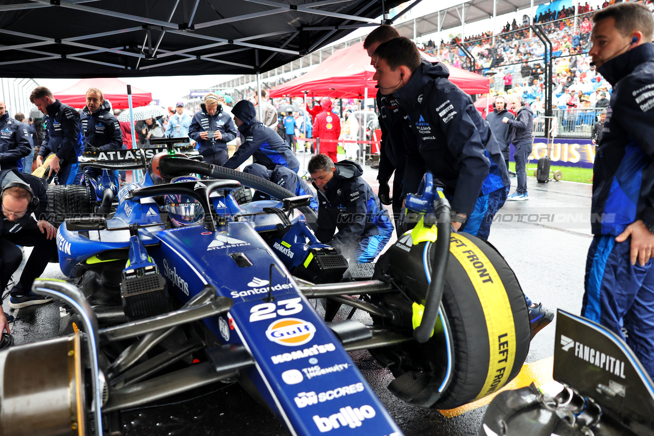 GP AUSTRALIA, Alexander Albon (THA) Atlassian Williams Racing FW47 on the grid.

16.03.2025. Formula 1 World Championship, Rd 1, Australian Grand Prix, Albert Park, Melbourne, Australia, Gara Day.

- www.xpbimages.com, EMail: requests@xpbimages.com © Copyright: Bearne / XPB Images