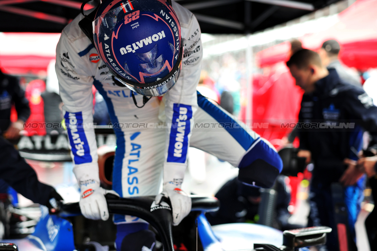 GP AUSTRALIA, Alexander Albon (THA) Atlassian Williams Racing FW47 on the grid.

16.03.2025. Formula 1 World Championship, Rd 1, Australian Grand Prix, Albert Park, Melbourne, Australia, Gara Day.

- www.xpbimages.com, EMail: requests@xpbimages.com © Copyright: Bearne / XPB Images