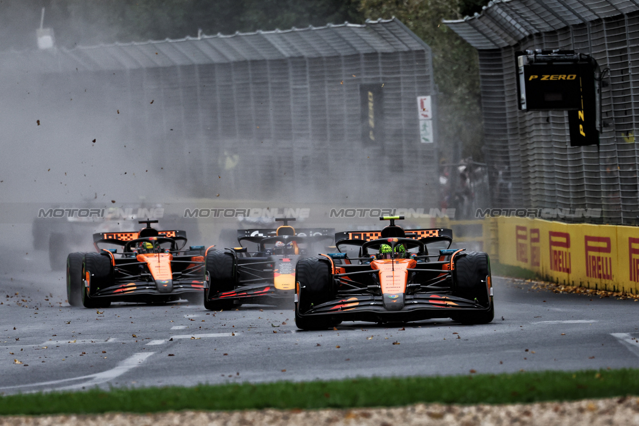 GP AUSTRALIA, Lando Norris (GBR) McLaren MCL39 davanti a at the partenza of the race.

16.03.2025. Formula 1 World Championship, Rd 1, Australian Grand Prix, Albert Park, Melbourne, Australia, Gara Day.

- www.xpbimages.com, EMail: requests@xpbimages.com © Copyright: Moy / XPB Images