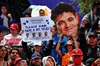 GP AUSTRALIA, Atlassian Williams Racing e Lando Norris (GBR) McLaren fans.

16.03.2025. Formula 1 World Championship, Rd 1, Australian Grand Prix, Albert Park, Melbourne, Australia, Gara Day.

- www.xpbimages.com, EMail: requests@xpbimages.com © Copyright: Moy / XPB Images