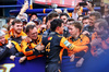 GP AUSTRALIA, Gara winner Lando Norris (GBR) McLaren celebrates with the team in parc ferme.

16.03.2025. Formula 1 World Championship, Rd 1, Australian Grand Prix, Albert Park, Melbourne, Australia, Gara Day.

- www.xpbimages.com, EMail: requests@xpbimages.com © Copyright: Bearne / XPB Images