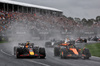 GP AUSTRALIA, Max Verstappen (NLD) Red Bull Racing RB21 e Oscar Piastri (AUS) McLaren MCL39 at the partenza of the race.

16.03.2025. Formula 1 World Championship, Rd 1, Australian Grand Prix, Albert Park, Melbourne, Australia, Gara Day.

- www.xpbimages.com, EMail: requests@xpbimages.com © Copyright: Batchelor / XPB Images