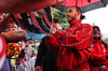GP AUSTRALIA, Lewis Hamilton (GBR) Ferrari with fans.

16.03.2025. Formula 1 World Championship, Rd 1, Australian Grand Prix, Albert Park, Melbourne, Australia, Gara Day.

- www.xpbimages.com, EMail: requests@xpbimages.com © Copyright: Moy / XPB Images