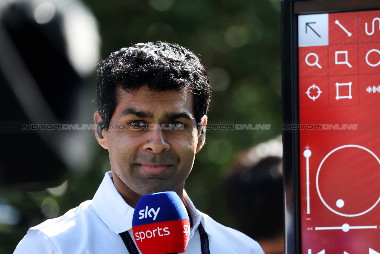 GP AUSTRALIA, Karun Chandhok (IND) Sky Sports F1 Presenter.

13.03.2025. Formula 1 World Championship, Rd 1, Australian Grand Prix, Albert Park, Melbourne, Australia, Preparation Day.

- www.xpbimages.com, EMail: requests@xpbimages.com © Copyright: Bearne / XPB Images