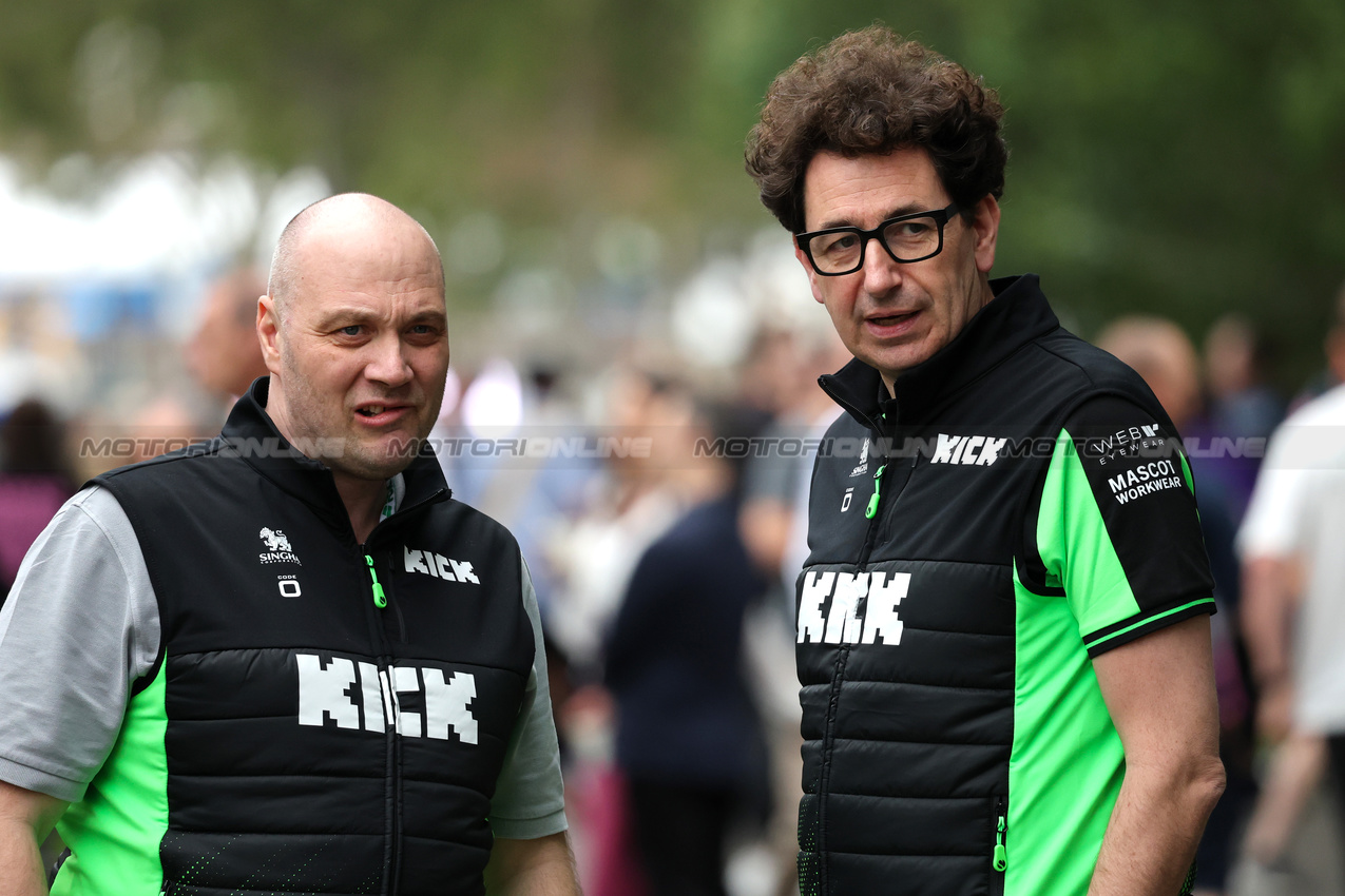GP AUSTRALIA, Mattia Binotto (ITA) Sauber Motorsport Chief Operating e Chief Technical Officer. 
13.03.2025. Formula 1 World Championship, Rd 1, Australian Grand Prix, Albert Park, Melbourne, Australia, Preparation Day.
- www.xpbimages.com, EMail: requests@xpbimages.com © Copyright: Charniaux / XPB Images