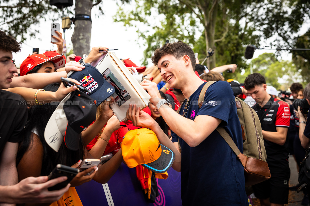GP AUSTRALIA, Oliver Bearman (GBR) Haas F1 Team with fans.

13.03.2025. Formula 1 World Championship, Rd 1, Australian Grand Prix, Albert Park, Melbourne, Australia, Preparation Day.

- www.xpbimages.com, EMail: requests@xpbimages.com © Copyright: Bearne / XPB Images