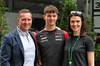 GP AUSTRALIA, Oliver Bearman (GBR) Haas F1 Team (Centre) with his father David Bearman (GBR) (Left) e mother Terri Bearman (GBR).

13.03.2025. Formula 1 World Championship, Rd 1, Australian Grand Prix, Albert Park, Melbourne, Australia, Preparation Day.

- www.xpbimages.com, EMail: requests@xpbimages.com © Copyright: Moy / XPB Images