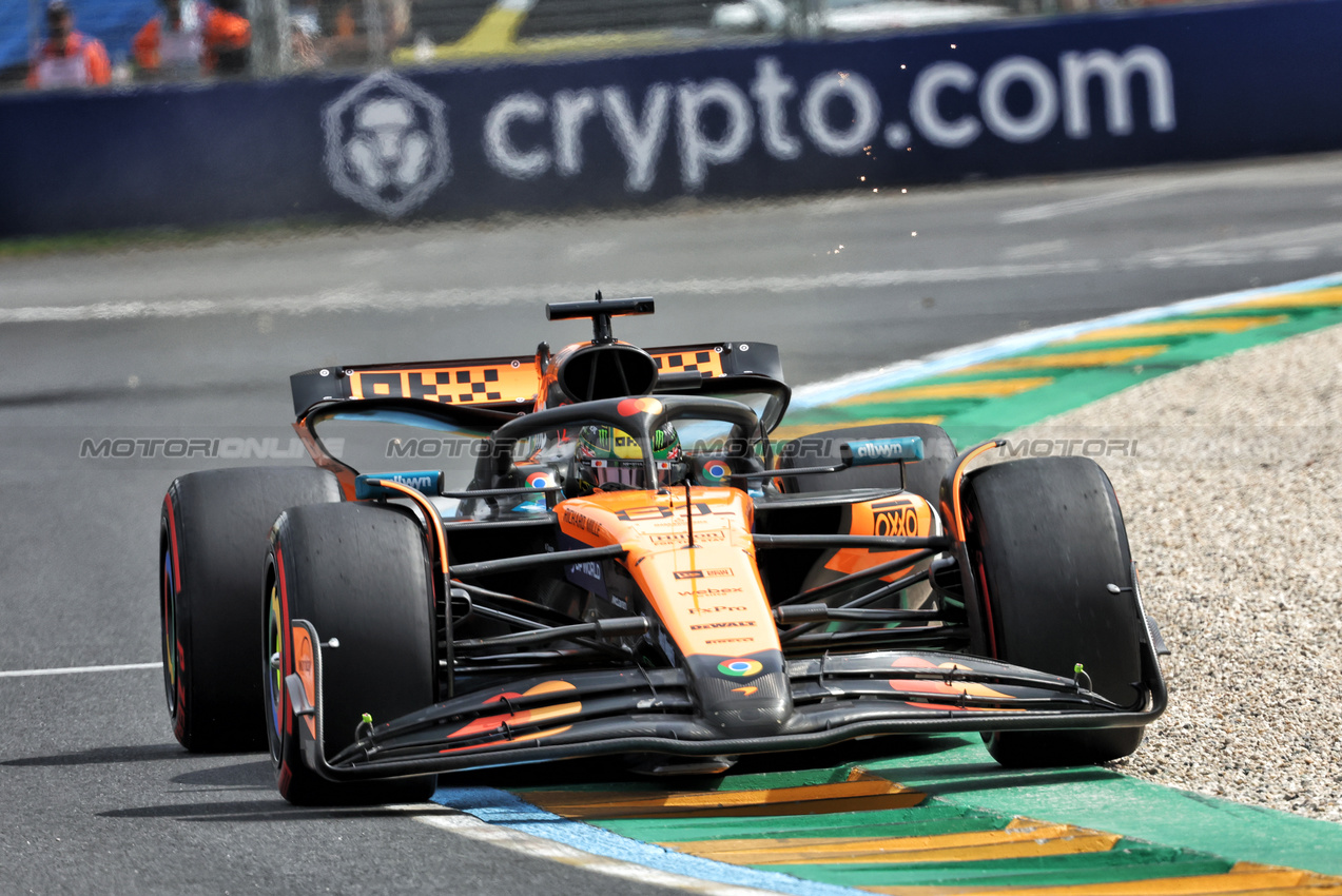 GP AUSTRALIA, Oscar Piastri (AUS) McLaren MCL39.

15.03.2025. Formula 1 World Championship, Rd 1, Australian Grand Prix, Albert Park, Melbourne, Australia, Qualifiche Day.

- www.xpbimages.com, EMail: requests@xpbimages.com © Copyright: Bearne / XPB Images