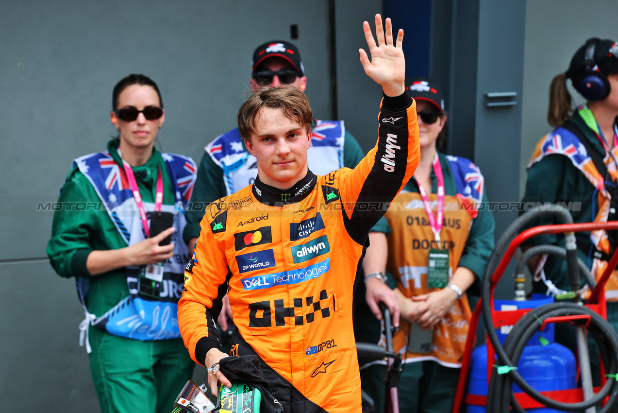 GP AUSTRALIA, Oscar Piastri (AUS) McLaren celebrates his second position in qualifying parc ferme.

15.03.2025. Formula 1 World Championship, Rd 1, Australian Grand Prix, Albert Park, Melbourne, Australia, Qualifiche Day.

- www.xpbimages.com, EMail: requests@xpbimages.com © Copyright: Batchelor / XPB Images