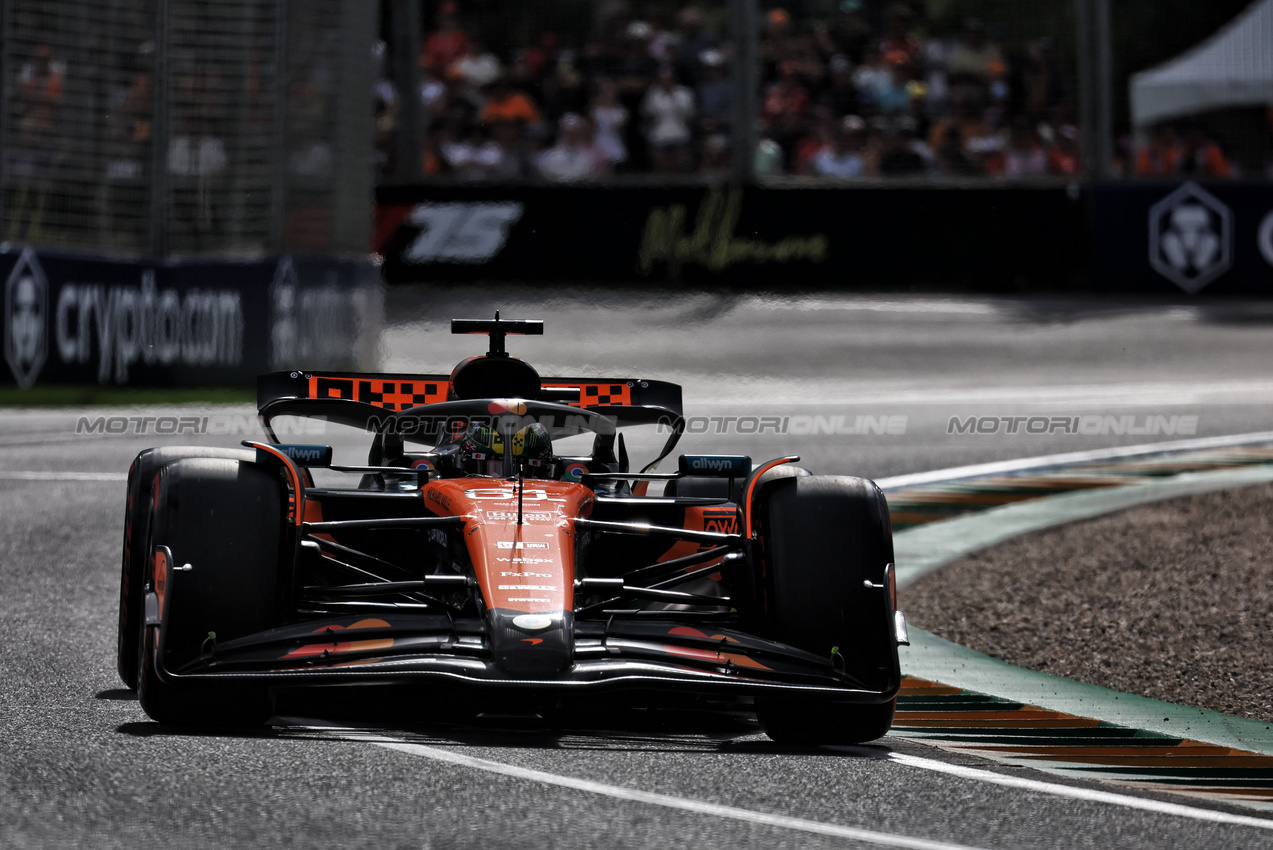 GP AUSTRALIA, Oscar Piastri (AUS) McLaren MCL39.

15.03.2025. Formula 1 World Championship, Rd 1, Australian Grand Prix, Albert Park, Melbourne, Australia, Qualifiche Day.

- www.xpbimages.com, EMail: requests@xpbimages.com © Copyright: Moy / XPB Images