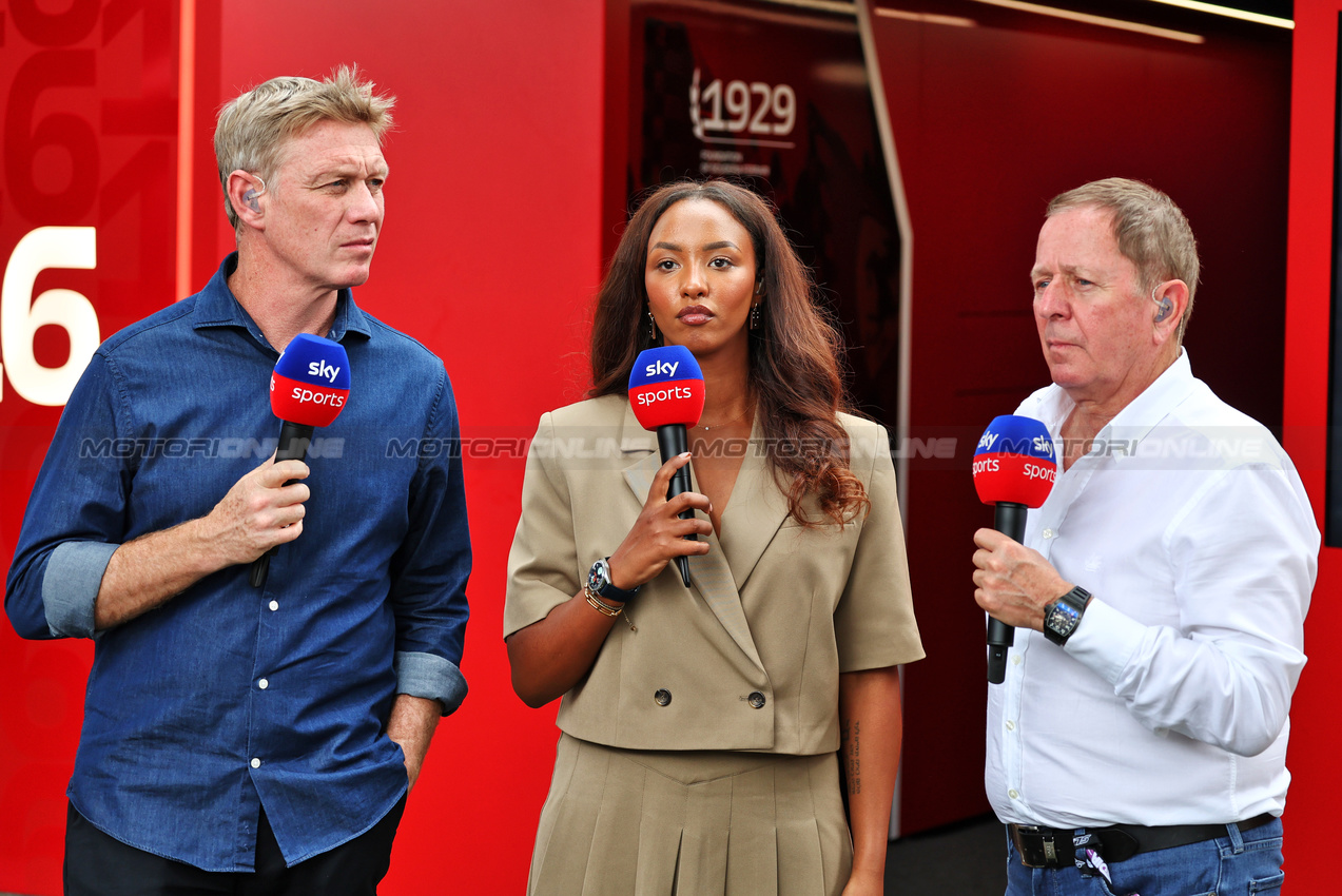 GP AUSTRALIA, (L to R): Simon Lazenby (GBR) Sky Sports F1 TV Presenter with Naomi Schiff (RWA) / (BEL) Sky Sports F1 Presenter e Martin Brundle (GBR) Sky Sports F1 Commentator.

15.03.2025. Formula 1 World Championship, Rd 1, Australian Grand Prix, Albert Park, Melbourne, Australia, Qualifiche Day.

- www.xpbimages.com, EMail: requests@xpbimages.com © Copyright: Moy / XPB Images