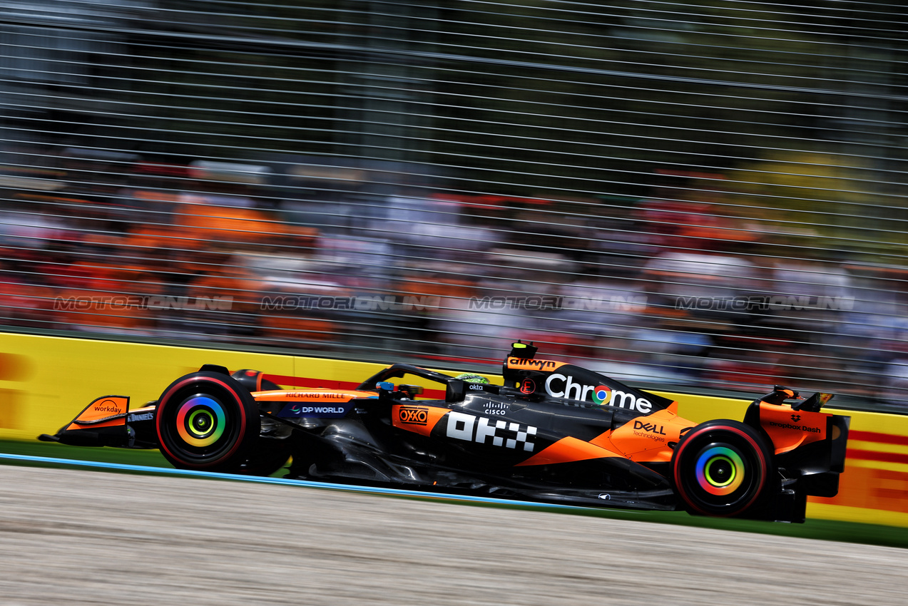 GP AUSTRALIA, Lando Norris (GBR) McLaren MCL39.

15.03.2025. Formula 1 World Championship, Rd 1, Australian Grand Prix, Albert Park, Melbourne, Australia, Qualifiche Day.

- www.xpbimages.com, EMail: requests@xpbimages.com © Copyright: Charniaux / XPB Images