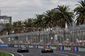 GP AUSTRALIA, Oscar Piastri (AUS) McLaren MCL39 e Esteban Ocon (FRA) Haas VF-25.

15.03.2025. Formula 1 World Championship, Rd 1, Australian Grand Prix, Albert Park, Melbourne, Australia, Qualifiche Day.

- www.xpbimages.com, EMail: requests@xpbimages.com © Copyright: Moy / XPB Images