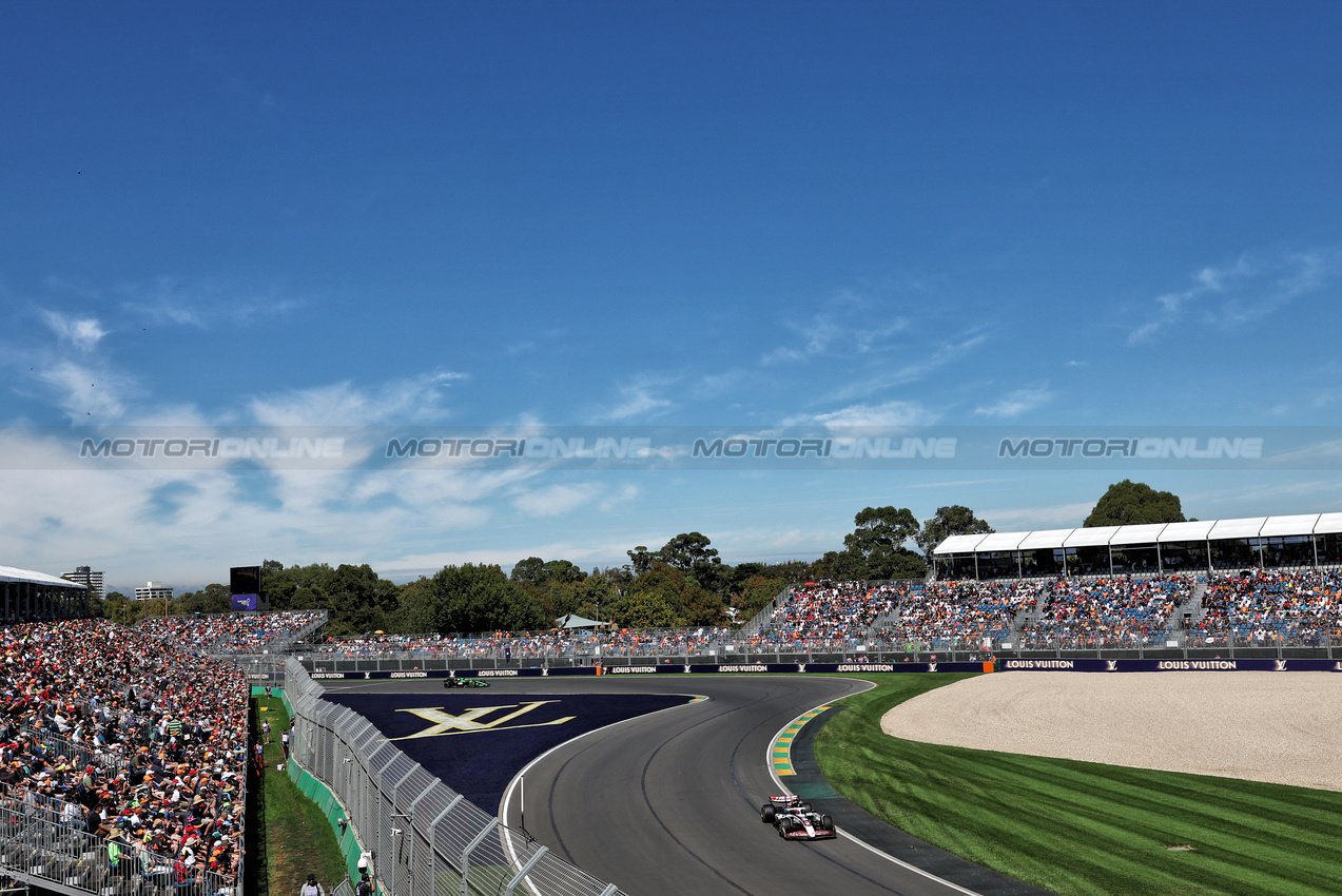 GP AUSTRALIA, Esteban Ocon (FRA) Haas VF-25.

14.03.2025. Formula 1 World Championship, Rd 1, Australian Grand Prix, Albert Park, Melbourne, Australia, Practice Day.

- www.xpbimages.com, EMail: requests@xpbimages.com © Copyright: Moy / XPB Images
