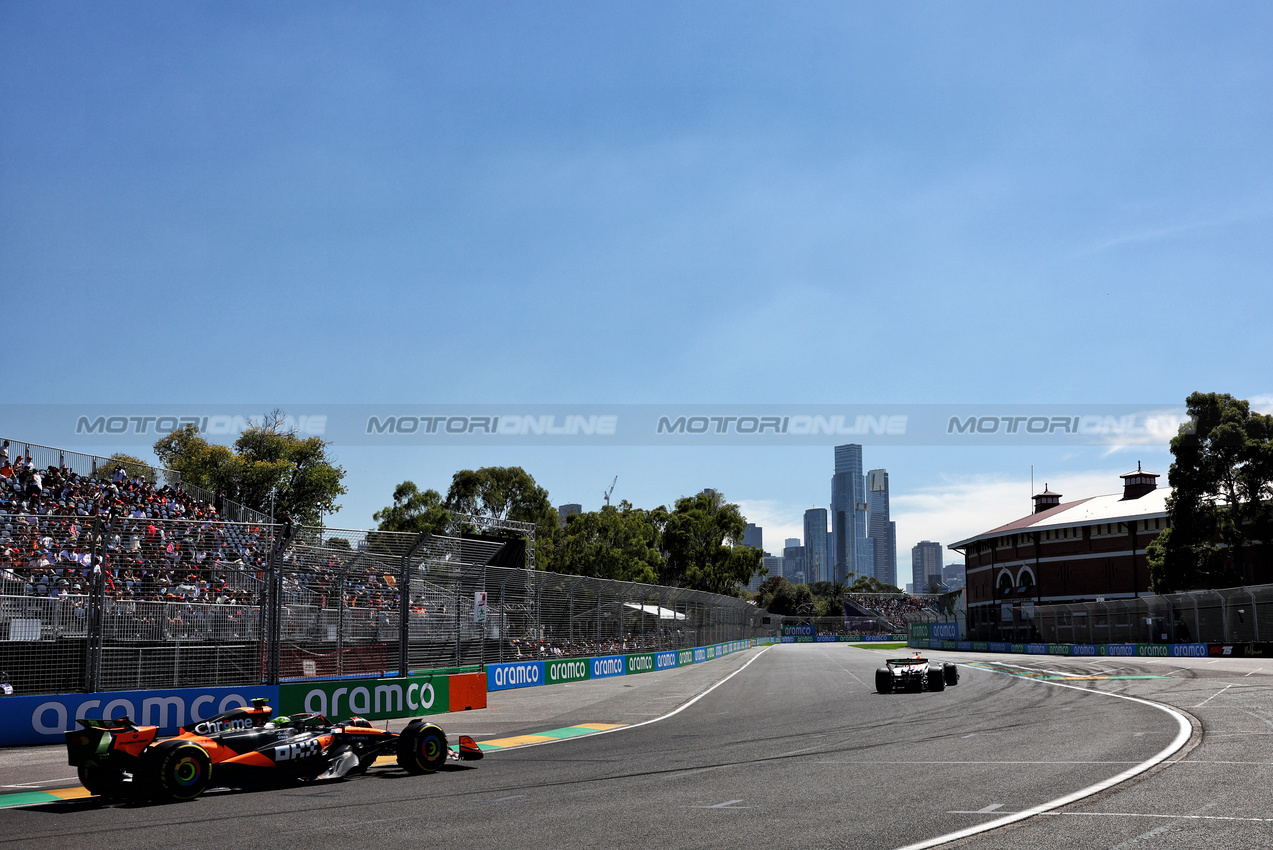 GP AUSTRALIA, Lando Norris (GBR) McLaren MCL39.

14.03.2025. Formula 1 World Championship, Rd 1, Australian Grand Prix, Albert Park, Melbourne, Australia, Practice Day.

- www.xpbimages.com, EMail: requests@xpbimages.com © Copyright: Charniaux / XPB Images
