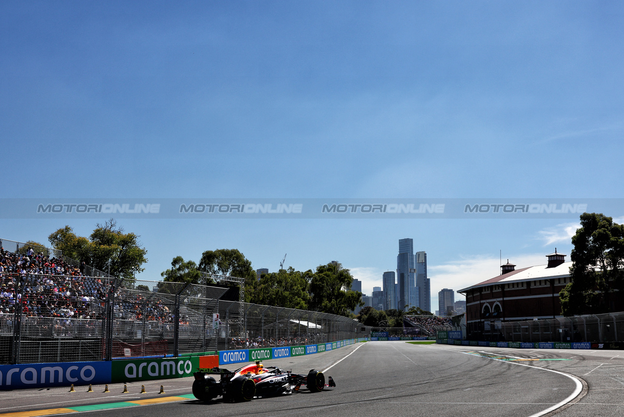 GP AUSTRALIA, Liam Lawson (NZL) Red Bull Racing RB21.

14.03.2025. Formula 1 World Championship, Rd 1, Australian Grand Prix, Albert Park, Melbourne, Australia, Practice Day.

- www.xpbimages.com, EMail: requests@xpbimages.com © Copyright: Charniaux / XPB Images
