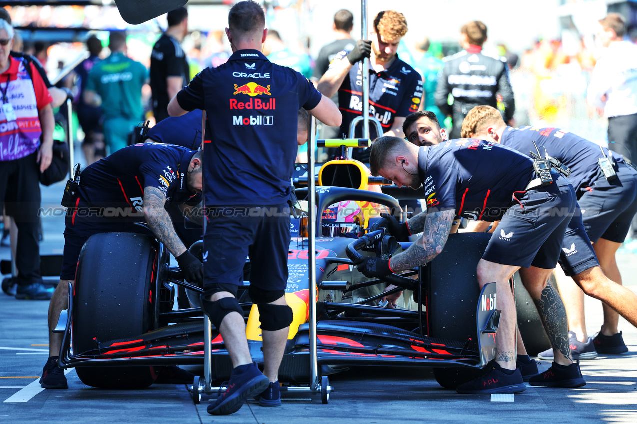 GP AUSTRALIA, Liam Lawson (NZL) Red Bull Racing RB21.

14.03.2025. Formula 1 World Championship, Rd 1, Australian Grand Prix, Albert Park, Melbourne, Australia, Practice Day.

- www.xpbimages.com, EMail: requests@xpbimages.com © Copyright: Batchelor / XPB Images