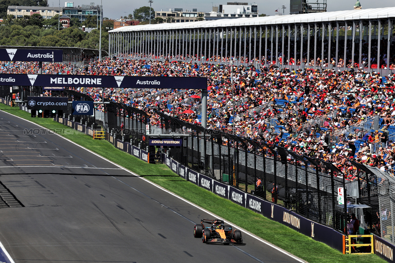 GP AUSTRALIA, Oscar Piastri (AUS) McLaren MCL39.

14.03.2025. Formula 1 World Championship, Rd 1, Australian Grand Prix, Albert Park, Melbourne, Australia, Practice Day.

- www.xpbimages.com, EMail: requests@xpbimages.com © Copyright: Moy / XPB Images